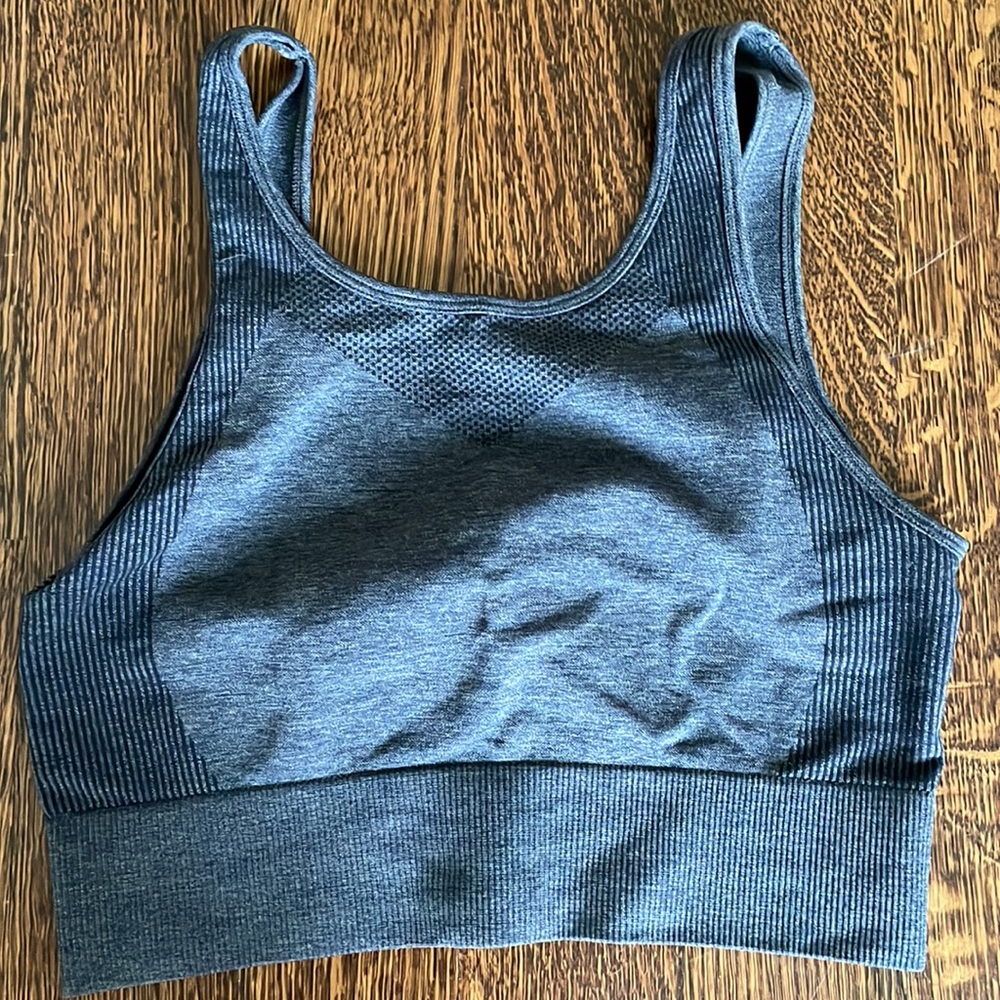 H&M Athletic Set - Picture 4 of 8
